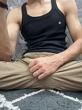 coupleyug online show from February 26, 3:45 pm