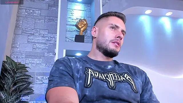 dominic de luca online show from April 6, 2:18 am