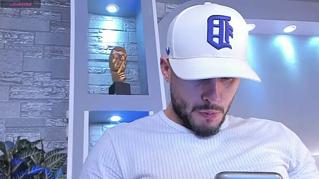 dominic de luca online show from April 15, 3:12 am