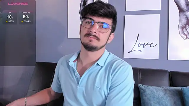 AaronFuentes7 online show from October 5, 1:13 pm