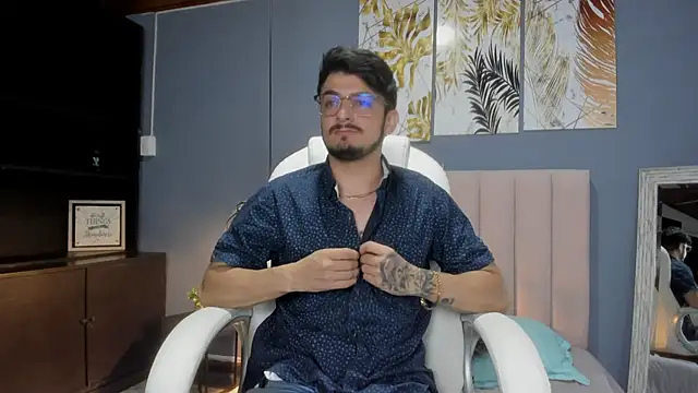 AaronFuentes7 online show from September 18, 6:11 pm
