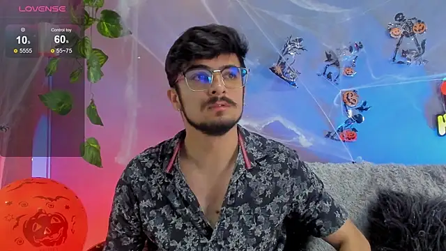 AaronFuentes7 online show from October 15, 6:38 pm
