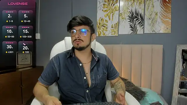 AaronFuentes7 online show from September 20, 5:18 pm