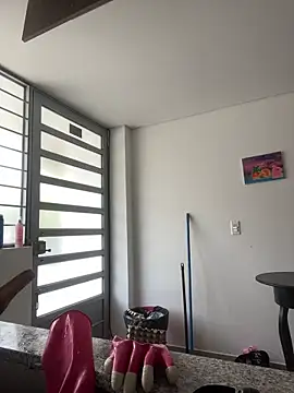 larsonbeverly online show from December 18, 7:07 pm