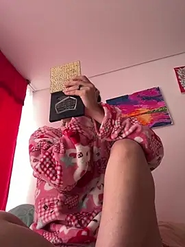 larsonbeverly online show from March 6, 7:20 pm