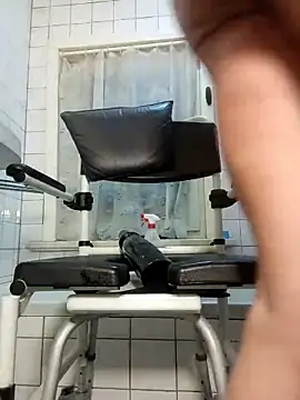 toywood online show from March 24, 9:04 pm