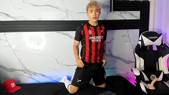 Snapshot of Saimonvela chatting on November 24, 11:10 am Saimonvela online show from November 24, 11:10 am