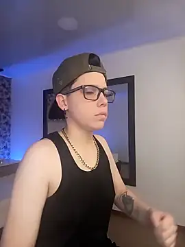 SpencerMontgomery online show from October 21, 7:13 pm