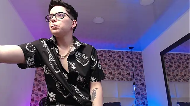 Snapshot of SpencerMontgomery chatting on September 25, 9:43 pm SpencerMontgomery online show from September 25, 9:43 pm