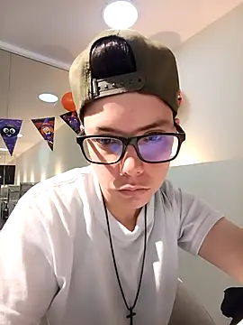 SpencerMontgomery online show from October 28, 6:18 pm