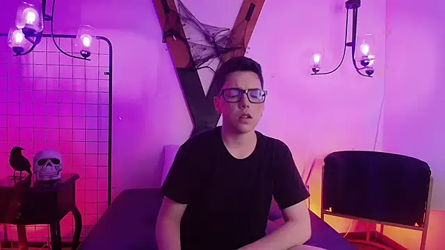 SpencerMontgomery online show from November 13, 7:51 pm