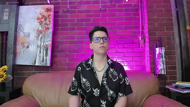 SpencerMontgomery online show from November 23, 5:23 pm