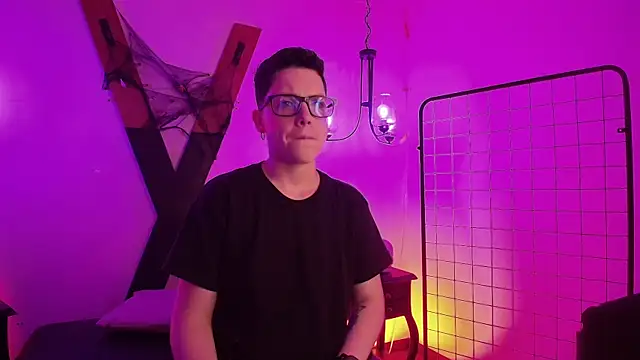 SpencerMontgomery online show from November 8, 7:39 pm