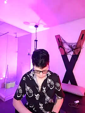 SpencerMontgomery online show from November 10, 6:46 pm