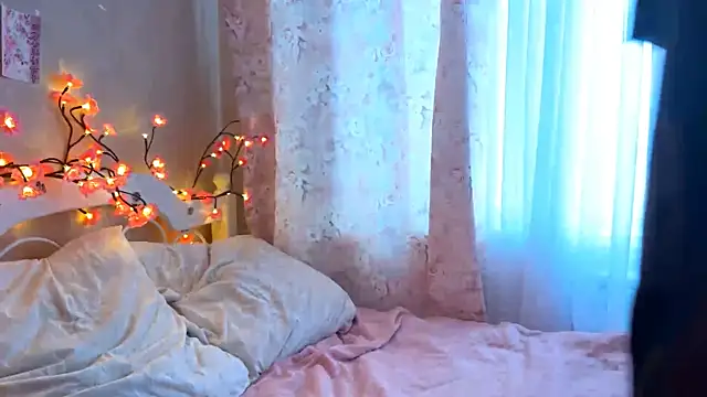 AxyKitten online show from October 31, 9:39 am