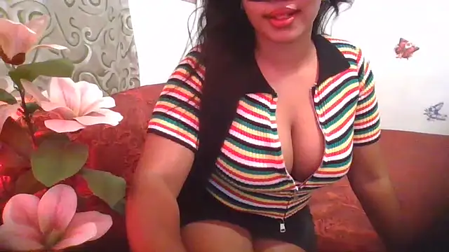 LustInLips online show from June 20, 3:28 pm