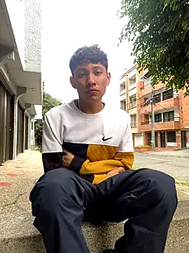 Snapshot of elfernh chatting on November 1, 1:16 pm elfernh online show from November 1, 1:16 pm