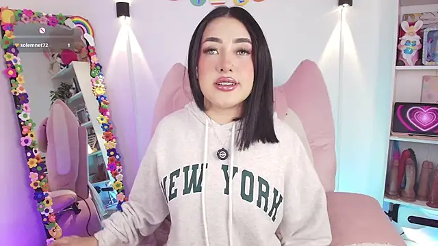 justonecute online show from April 7, 11:50 pm