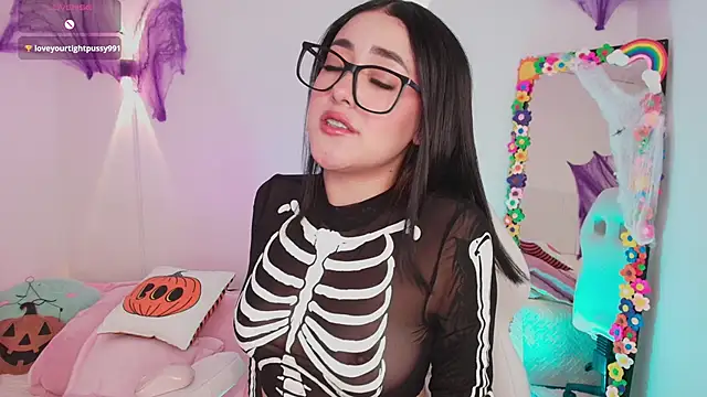 Snapshot of justonecute chatting on October 26, 9:59 pm justonecute online show from October 26, 9:59 pm