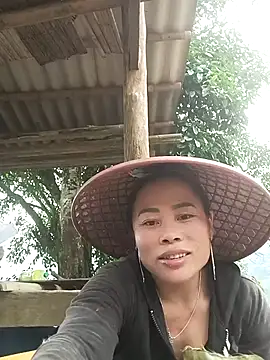 CoMay003 online show from March 28, 5:41 am