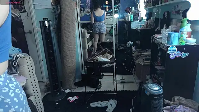 bimbo gurl online show from April 3, 8:04 pm