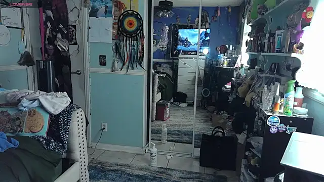 bimbo gurl online show from April 9, 11:00 pm