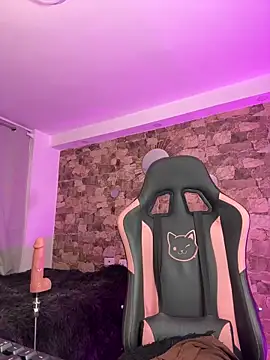 samiacooper25 online show from March 21, 9:25 am