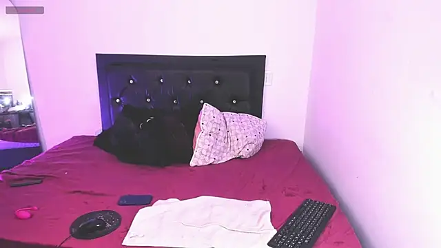 samiacooper25 online show from December 20, 4:48 am