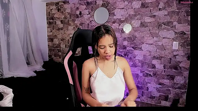 samiacooper25 online show from February 23, 5:52 am