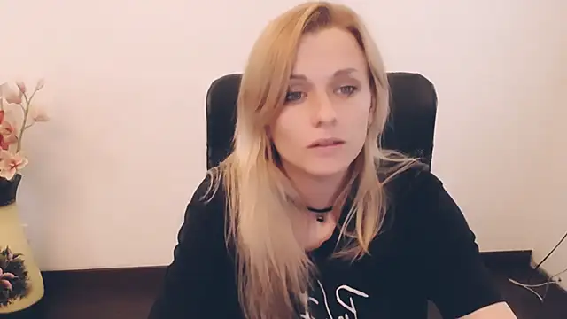 Snapshot of PeppyMia chatting on September 10, 10:03 am PeppyMia online show from September 10, 10:03 am