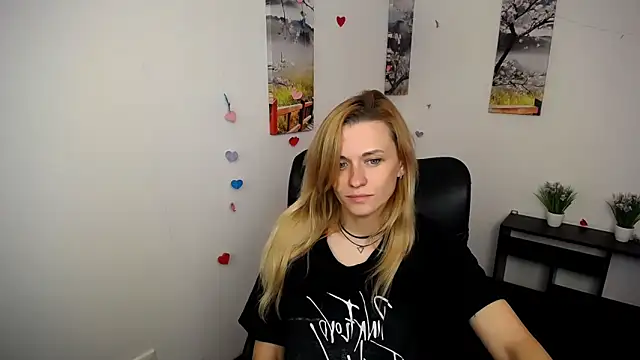 Snapshot of PeppyMia chatting on October 21, 6:02 am PeppyMia online show from October 21, 6:02 am