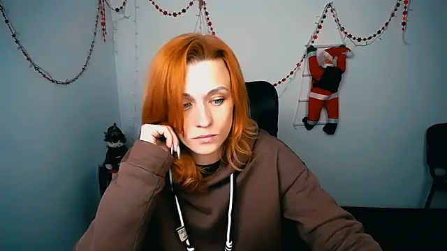 Snapshot of PeppyMia chatting on December 18, 8:30 am PeppyMia online show from December 18, 8:30 am