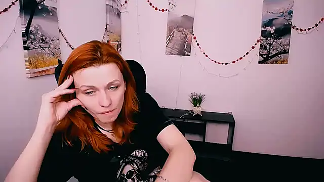 Snapshot of PeppyMia chatting on February 20, 8:05 am PeppyMia online show from February 20, 8:05 am