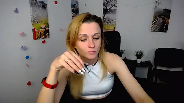 Snapshot of PeppyMia chatting on November 12, 7:45 am PeppyMia online show from November 12, 7:45 am