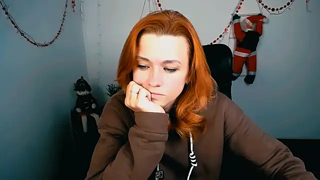 Snapshot of PeppyMia chatting on December 14, 5:02 am PeppyMia online show from December 14, 5:02 am