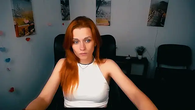 Snapshot of PeppyMia chatting on December 3, 6:47 am PeppyMia online show from December 3, 6:47 am