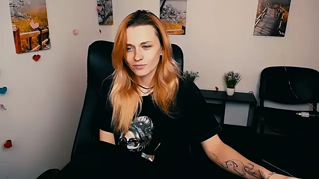 Snapshot of PeppyMia chatting on November 24, 7:41 am PeppyMia online show from November 24, 7:41 am