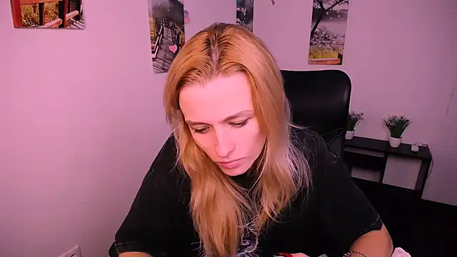 Snapshot of PeppyMia chatting on September 26, 6:09 am PeppyMia online show from September 26, 6:09 am