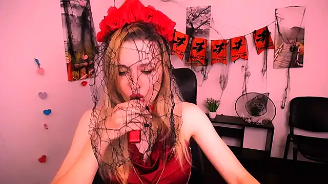 Snapshot of PeppyMia chatting on October 31, 8:00 am PeppyMia online show from October 31, 8:00 am