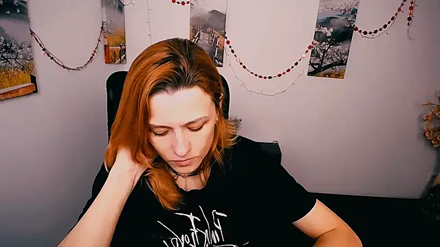 Snapshot of PeppyMia chatting on February 8, 7:17 am PeppyMia online show from February 8, 7:17 am