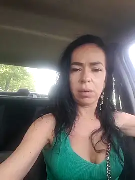 Snapshot of Rosaliemilaxxx chatting on September 15, 9:21 am Rosaliemilaxxx online show from September 15, 9:21 am