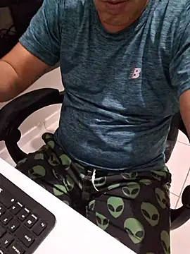 Carloskasado online show from October 28, 12:00 am