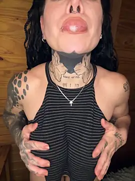 Snapshot of Babylulu_b chatting on March 3, 11:12 pm Babylulu b online show from March 3, 11:12 pm