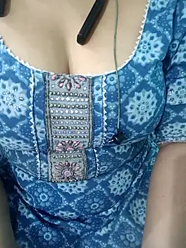 Snapshot of Anjali-bhabhi chatting on November 10, 9:47 am Anjali-bhabhi online show from November 10, 9:47 am