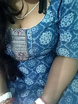 Snapshot of Anjali-bhabhi chatting on November 15, 8:13 pm Anjali-bhabhi online show from November 15, 8:13 pm