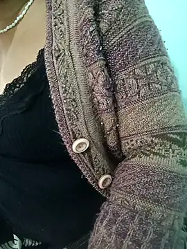 Snapshot of Anjali-bhabhi chatting on November 24, 6:35 am Anjali-bhabhi online show from November 24, 6:35 am