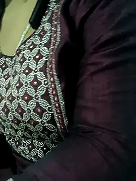 Snapshot of Anjali-bhabhi chatting on November 17, 5:28 pm Anjali-bhabhi online show from November 17, 5:28 pm