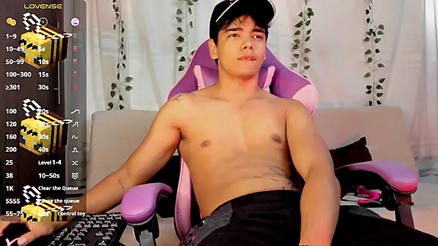 Snapshot of an_drew18 chatting on September 20, 2:44 pm an drew18 online show from September 20, 2:44 pm