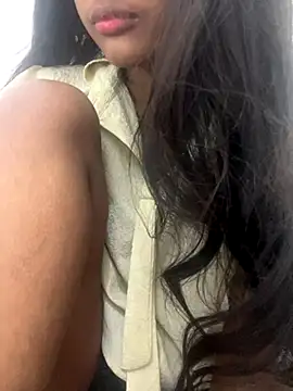 Snapshot of tanisha-2005 chatting on November 9, 7:51 pm tanisha-2005 online show from November 9, 7:51 pm