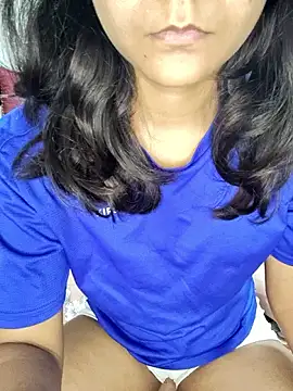 Snapshot of tanisha-2005 chatting on December 17, 11:54 pm tanisha-2005 online show from December 17, 11:54 pm